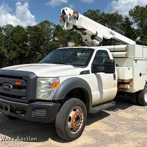 2015 Ford F450 Super Duty bucket truck