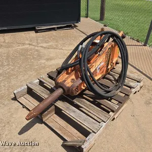 Stanley MB-575 breaker