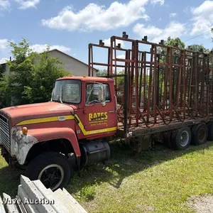 1972 Ford 900 crane truck