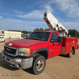 2003 GMC Sierra 3500 bucket truck