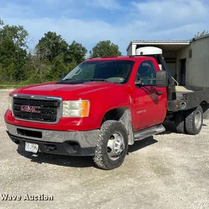 2011 GMC Sierra 3500 flatbed pickup truck