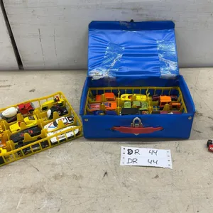 Vintage Hot Wheels & Matchbox Die-Cast Car Collection w/ Carrying Cases