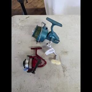 Vintage Fishing Reels Lot - Teal and Red
