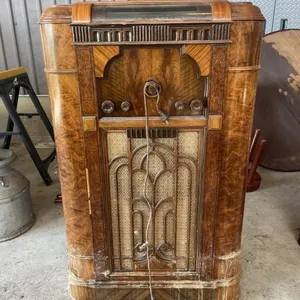 Rogers Wood Case Elec Floor Model Radio