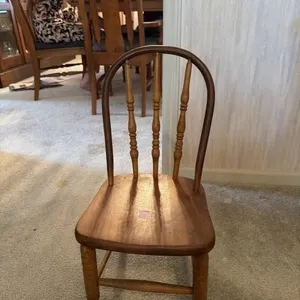 Antique child�s chair