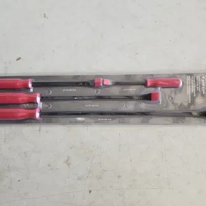 Pry bar set