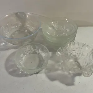 7 Vintage Verlys & Fenton Art Glass Bowls