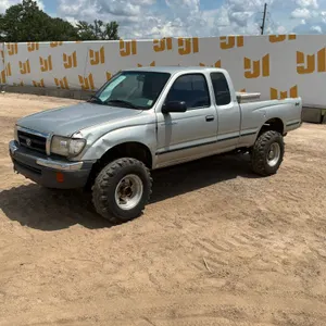 2000 TOYOTA TACOMA EXTENDED CAB 4X4 PICKUP VIN: 4TAWN72N4YZ625985