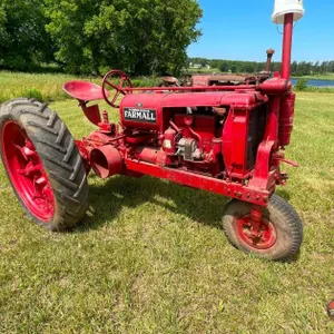 IHC F-12 Tractor