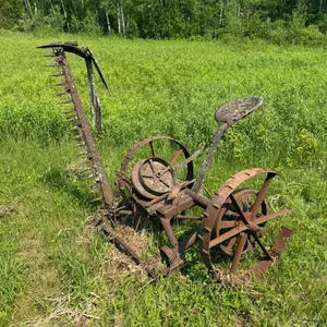 Horse- Drawn Side Sickle