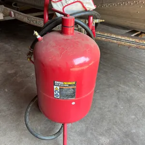 Central Pneumatic 40lb Sand Blaster