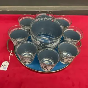 VINTAGE COCKTAIL SET ON A TRAY
