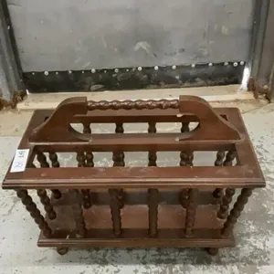 VINTAGE MAGAZINE RACK