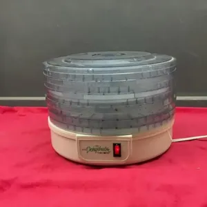 MR.COFFEE FOOD DEHYDRATOR W/ 4 TRAYS