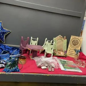 ASSORTED CHRISTMAS & HOUSEHOLD DECOR