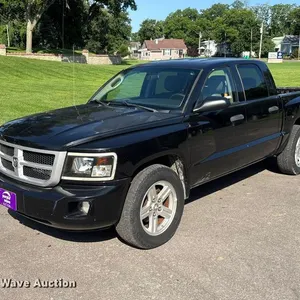 2011 Dodge Dakota Crew Cab pickup truck