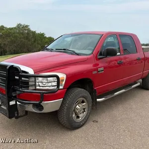 2007 Dodge Ram 2500 Crew Cab pickup truck