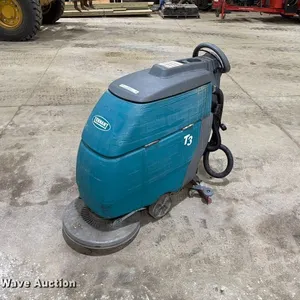 Tennant T3 floor scrubber
