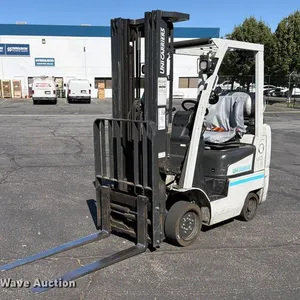 2017 UniCarriers CFS40 forklift