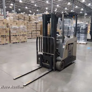 2017 Crown RC5545-40 forklift