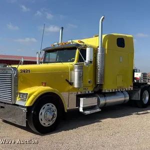 2000 Freightliner FLD semi truck
