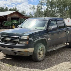 2005 Chevrolet 2500 HD LT Crew Cab Pickup