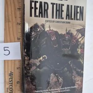 Warhammer 40000 Softcover Book Fear the Alien