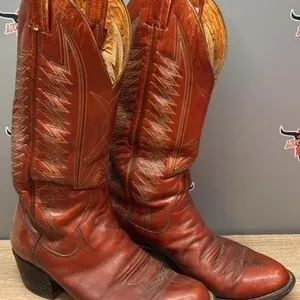 Sanders 9D Men’s Cowboy Boots.