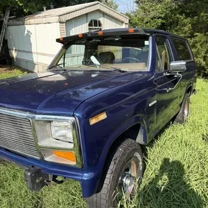 Ford Bronco 1986 4x4 good tires, good paint job