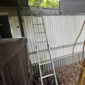 Folding extension ladder