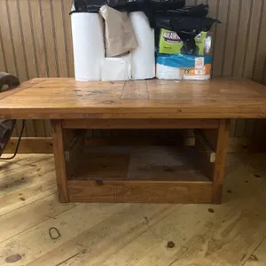 Rectangular coffee table40inLx24inWx16inH. Items