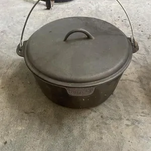 Cast-iron bean pot