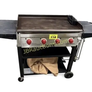 NICE CAMP CHEF FLAT TOP GRILL W COVER ON CART