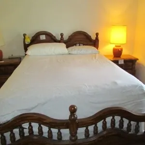 5 pc Bedroom Suit