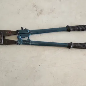 Bolt cutters