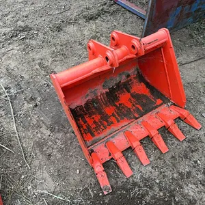 Kubota BT2905 28" excavating bucket