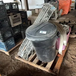 Large quantity of assorted automobile parts