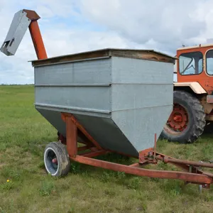 Snowco Feeder Mixer Wagon w Discharge Auger