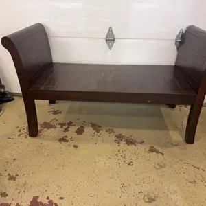 Entryway bench