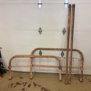 Metal bedframe
