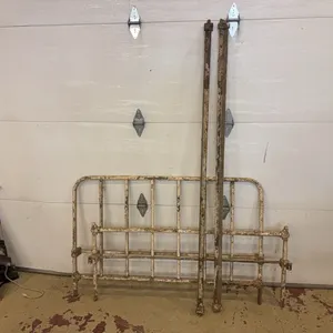 Metal bedframe