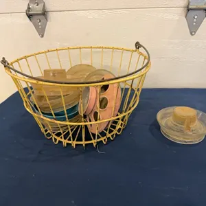 Wire basket w/ poultry water dish