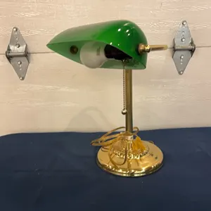 Desk lamp