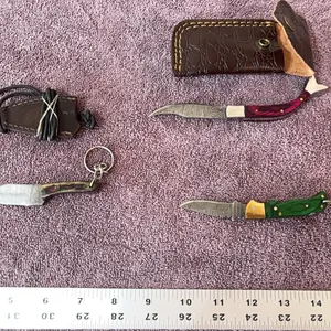 Damascus steel pocket knives