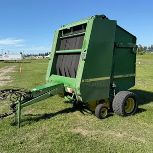 John Deere 530 Round Baler