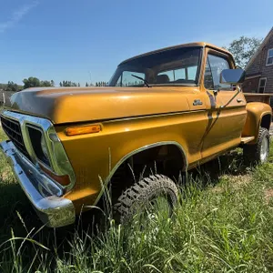 Ford F-150 Custom 4x4 Truck