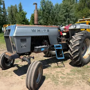 White Field Boss 2-70 Tractor