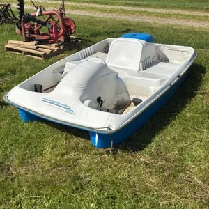 WATER WHEELER PEDDLE BOAT. MISSING REAR RUTTER