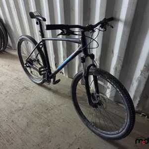 Tricon Giant Bicycle
 UNRESERVED