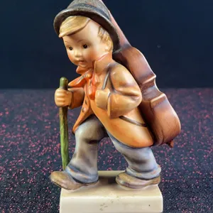 Goebel Hummel Germany Figurine 89 'Little Fiddler' 6" Tall